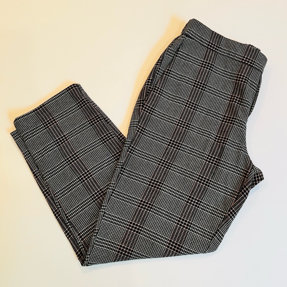 Old Navy Women’s Pull On Pants - Size 6